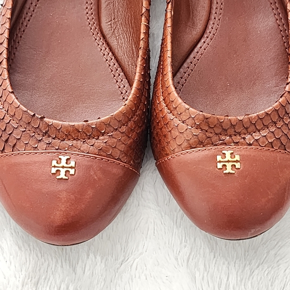 Tory Burch dark brown tan snakeskin leather ballet flat shoes size 6.5 - Picture 2 of 8